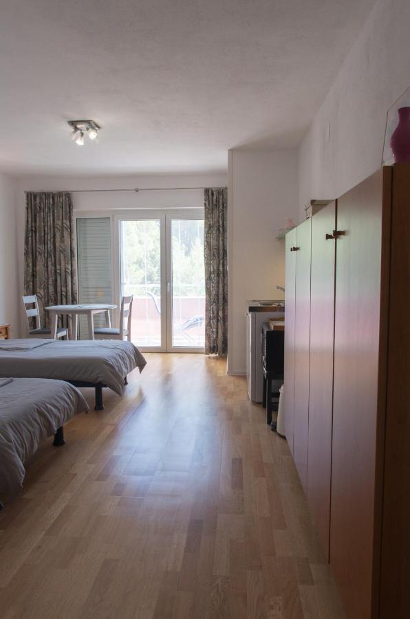 Milica Garden Apartment Prvic Sepurine Bagian luar foto