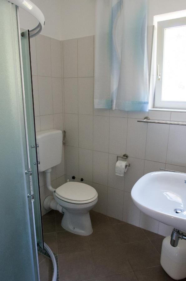 Milica Garden Apartment Prvic Sepurine Bagian luar foto