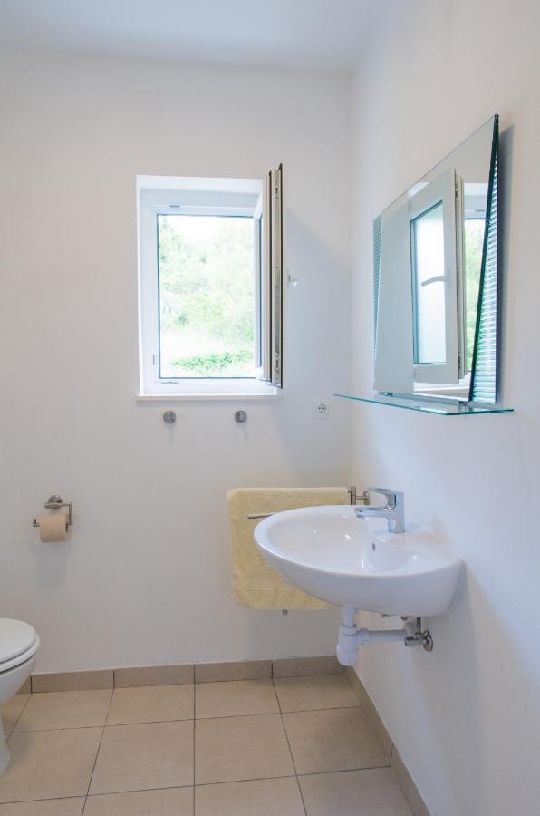 Milica Garden Apartment Prvic Sepurine Bagian luar foto