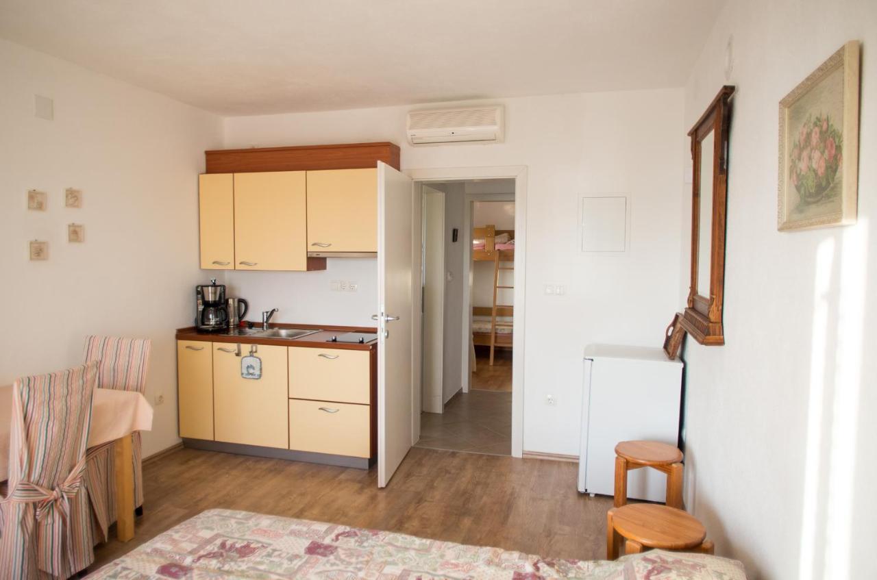 Milica Garden Apartment Prvic Sepurine Bagian luar foto